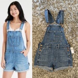 NWT American Eagle Trendy Jean Denim Overall Shorts
